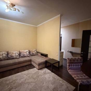 Сдается 1-комнатная квартира, 42 м²