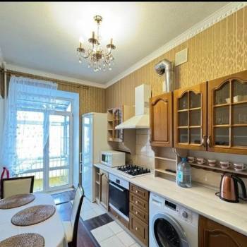 Сдается 2-х комнатная квартира, 83 м²
