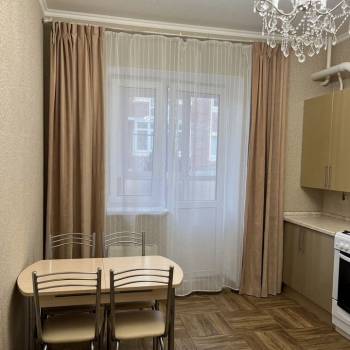 Сдается 1-комнатная квартира, 37 м²