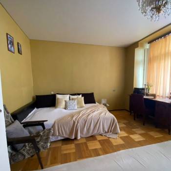 Продается 2-х комнатная квартира, 70 м²