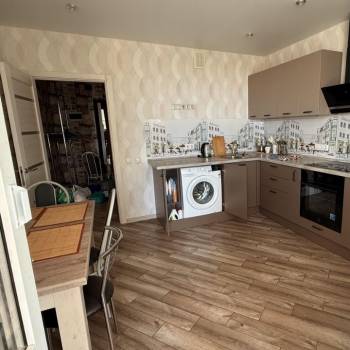 Сдается 1-комнатная квартира, 42 м²