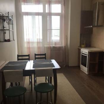 Сдается 2-х комнатная квартира, 96 м²