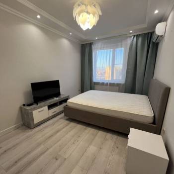 Сдается 1-комнатная квартира, 42 м²
