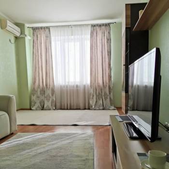 Сдается 2-х комнатная квартира, 75 м²