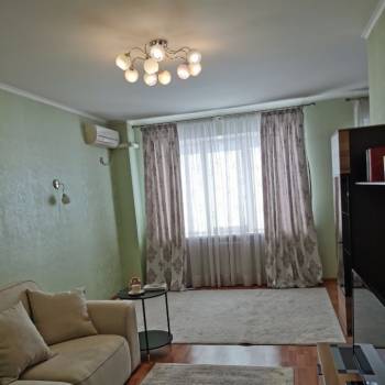 Сдается 2-х комнатная квартира, 75 м²
