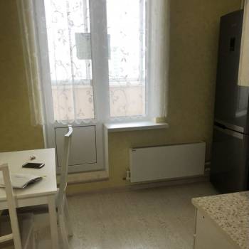 Сдается 1-комнатная квартира, 38 м²