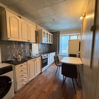 Сдается Многокомнатная квартира, 60 м²