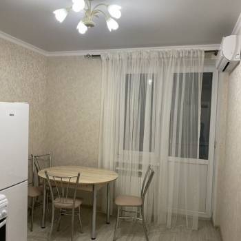 Сдается 2-х комнатная квартира, 60 м²