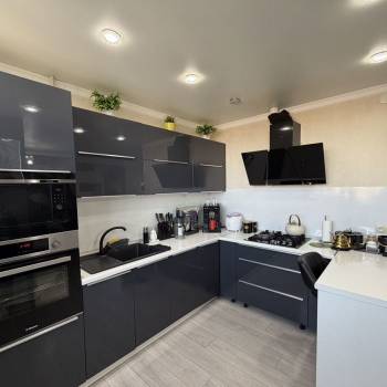 Сдается 1-комнатная квартира, 54 м²