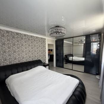 Сдается 1-комнатная квартира, 54 м²