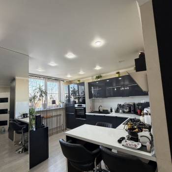 Сдается 1-комнатная квартира, 54 м²