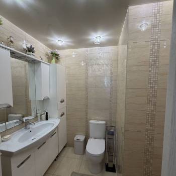 Сдается 1-комнатная квартира, 54 м²