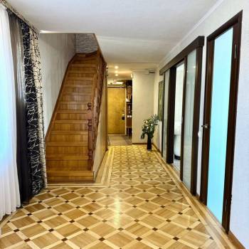 Продается Многокомнатная квартира, 130,1 м²