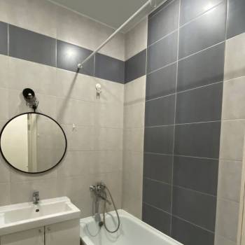Продается 1-комнатная квартира, 35 м²