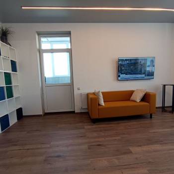 Сдается 2-х комнатная квартира, 81 м²