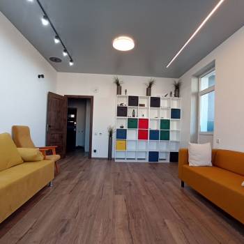 Сдается 2-х комнатная квартира, 81 м²