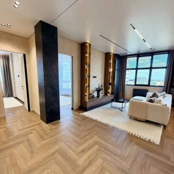 Продается Многокомнатная квартира, 120 м²
