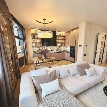 Продается Многокомнатная квартира, 120 м²