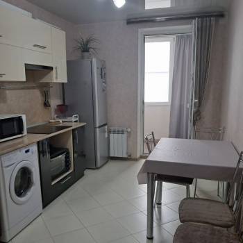 Сдается 1-комнатная квартира, 38 м²