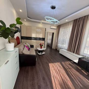 Сдается 1-комнатная квартира, 55 м²