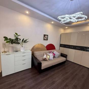 Сдается 1-комнатная квартира, 55 м²