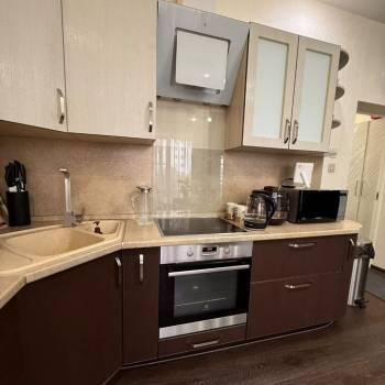 Сдается 1-комнатная квартира, 55 м²