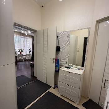 Сдается 1-комнатная квартира, 55 м²