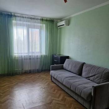 Сдается 1-комнатная квартира, 40 м²