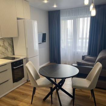Сдается 1-комнатная квартира, 42 м²