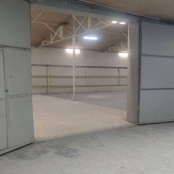 Сдается Нежилое помещение, 320 м²