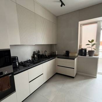 Сдается 1-комнатная квартира, 56 м²