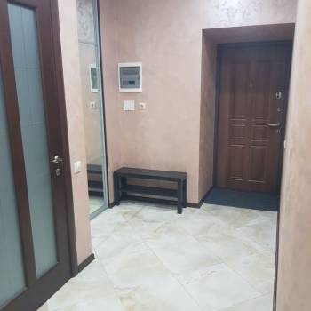 Сдается 2-х комнатная квартира, 105 м²