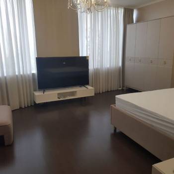 Сдается 2-х комнатная квартира, 105 м²