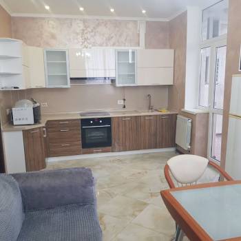 Сдается 2-х комнатная квартира, 105 м²