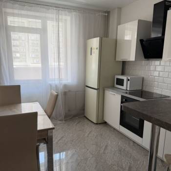Продается 1-комнатная квартира, 35 м²