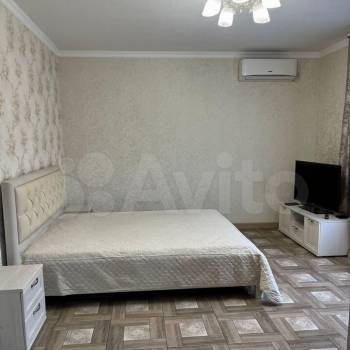 Сдается 1-комнатная квартира, 38 м²
