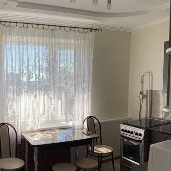 Сдается 1-комнатная квартира, 40 м²