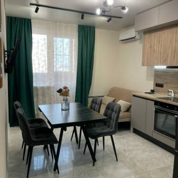 Сдается 2-х комнатная квартира, 72 м²