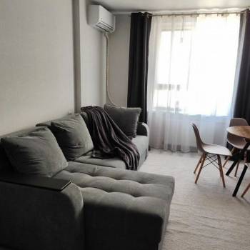 Сдается 1-комнатная квартира, 52 м²
