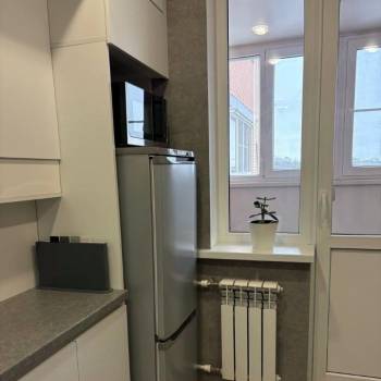 Продается 1-комнатная квартира, 37 м²