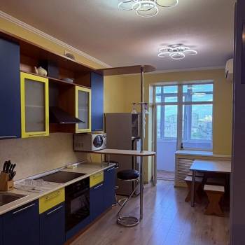 Сдается 2-х комнатная квартира, 80 м²