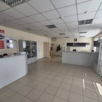 Сдается Нежилое помещение, 700 м²