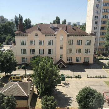 Продается 1-комнатная квартира, 50 м²