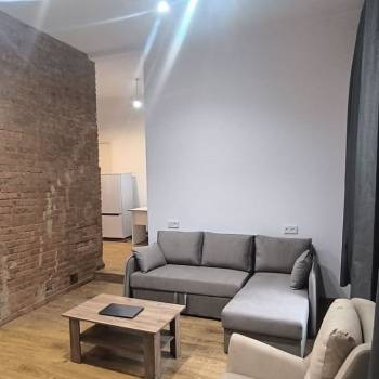Сдается Многокомнатная квартира, 80 м²
