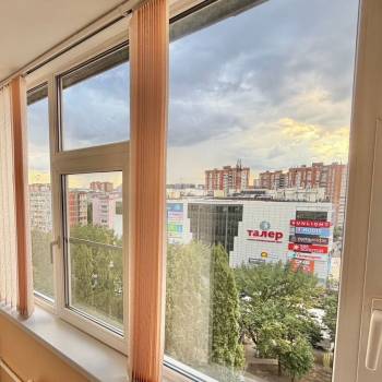 Продается 1-комнатная квартира, 42 м²