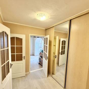 Продается 1-комнатная квартира, 42 м²