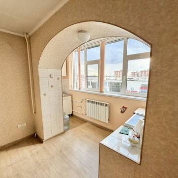 Продается 1-комнатная квартира, 42 м²