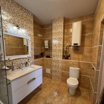 Продается 2-х комнатная квартира, 70 м²
