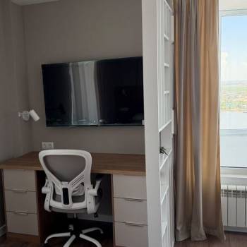 Сдается 1-комнатная квартира, 66 м²