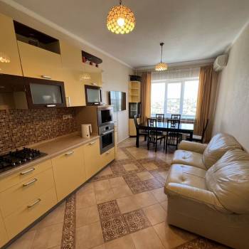 Продается 2-х комнатная квартира, 72,7 м²